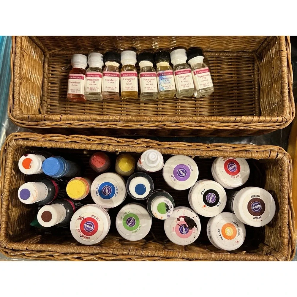 Soft Candy/Cream Cheese Molds, Flavorings, Dyes Kit‎ EUC